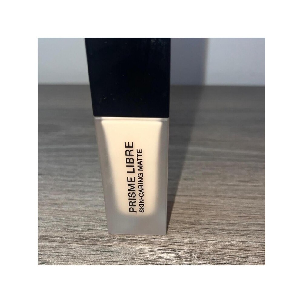 Givenchy Skin-Caring Matte Foundation 2-N120